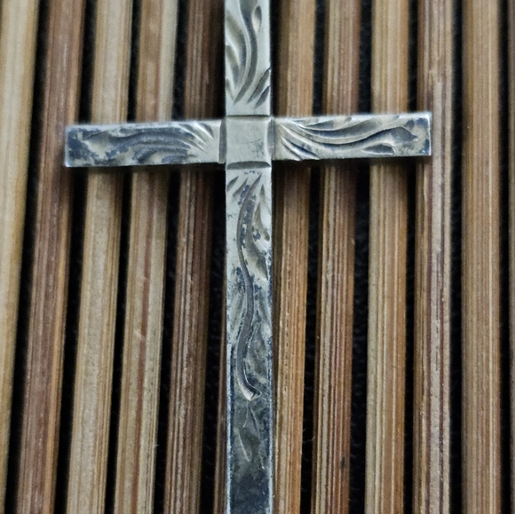 12k Gold Filled Etched Cross Pendant (Vintage) - Picture 2 of 11